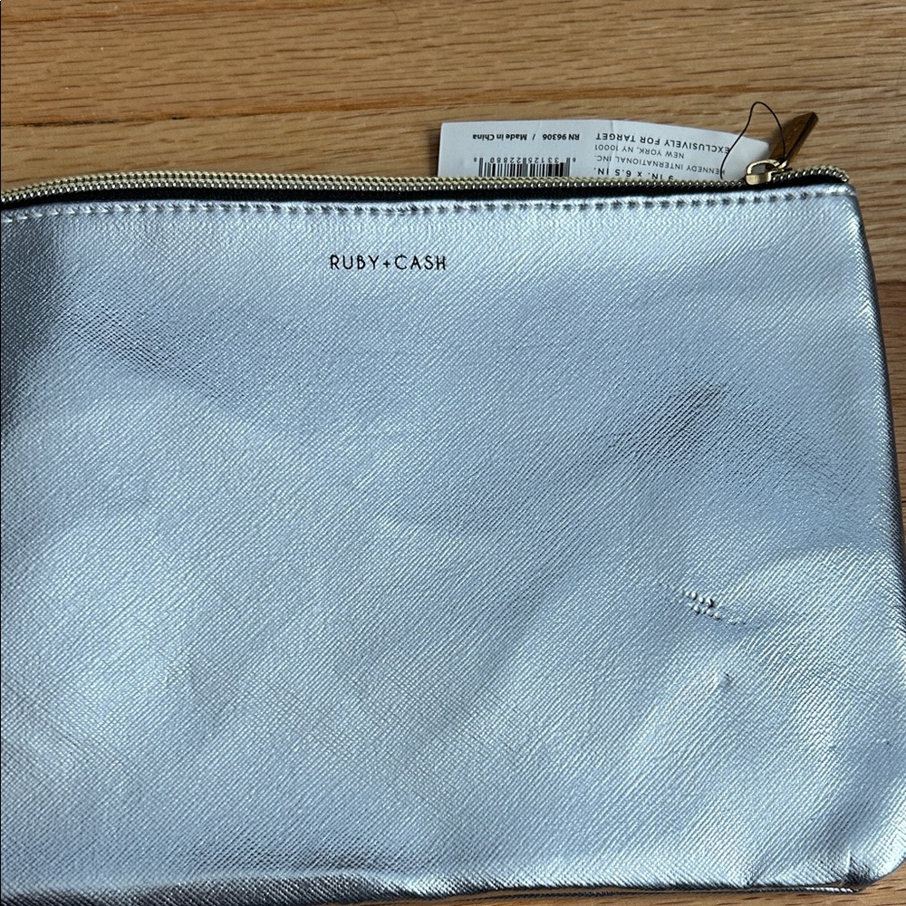 Ruby + Cash 'Born Extra' Pouch - Picture 3 of 5